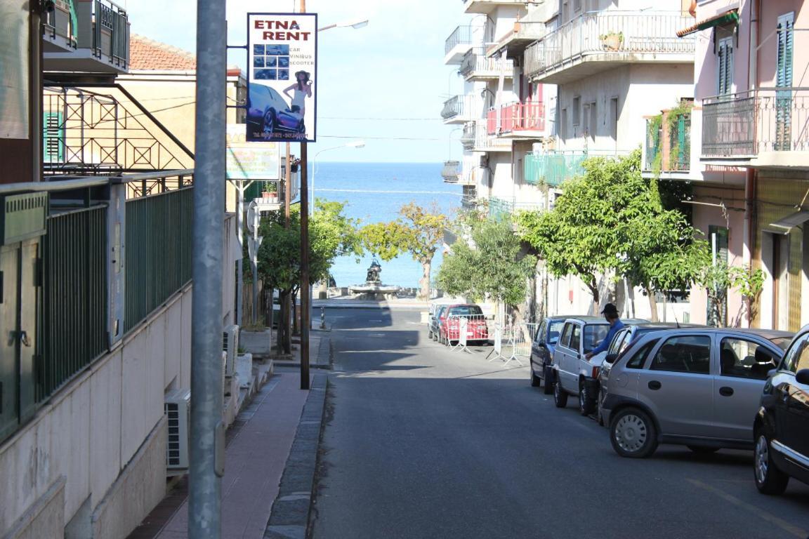 Monovano Di Schiso Giardini Naxos Exterior photo
